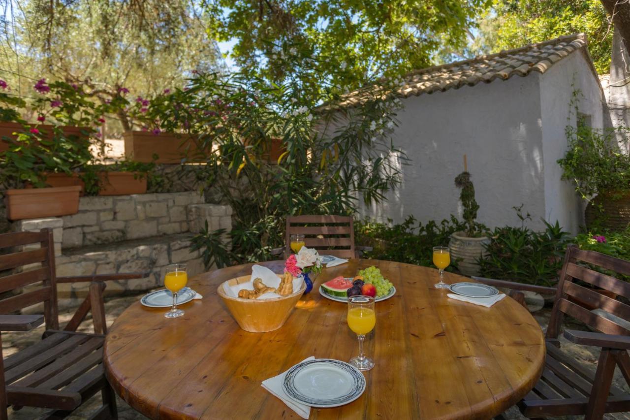 Jianni's - Stone In The Greenery!! *