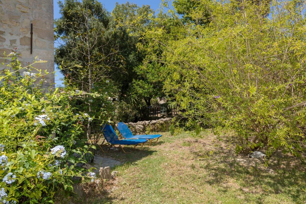 Jianni's - Stone In The Greenery!! * Vasilikí